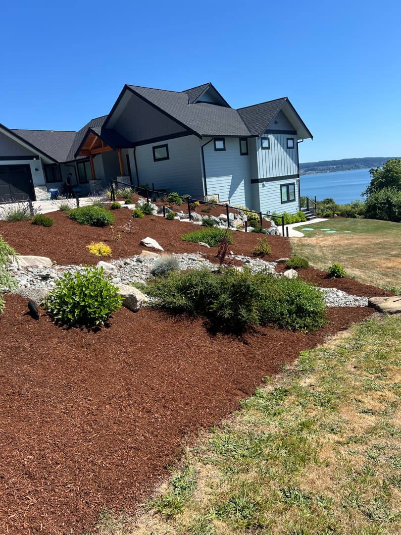 Bluff-View Landscape & Planting gallery 7