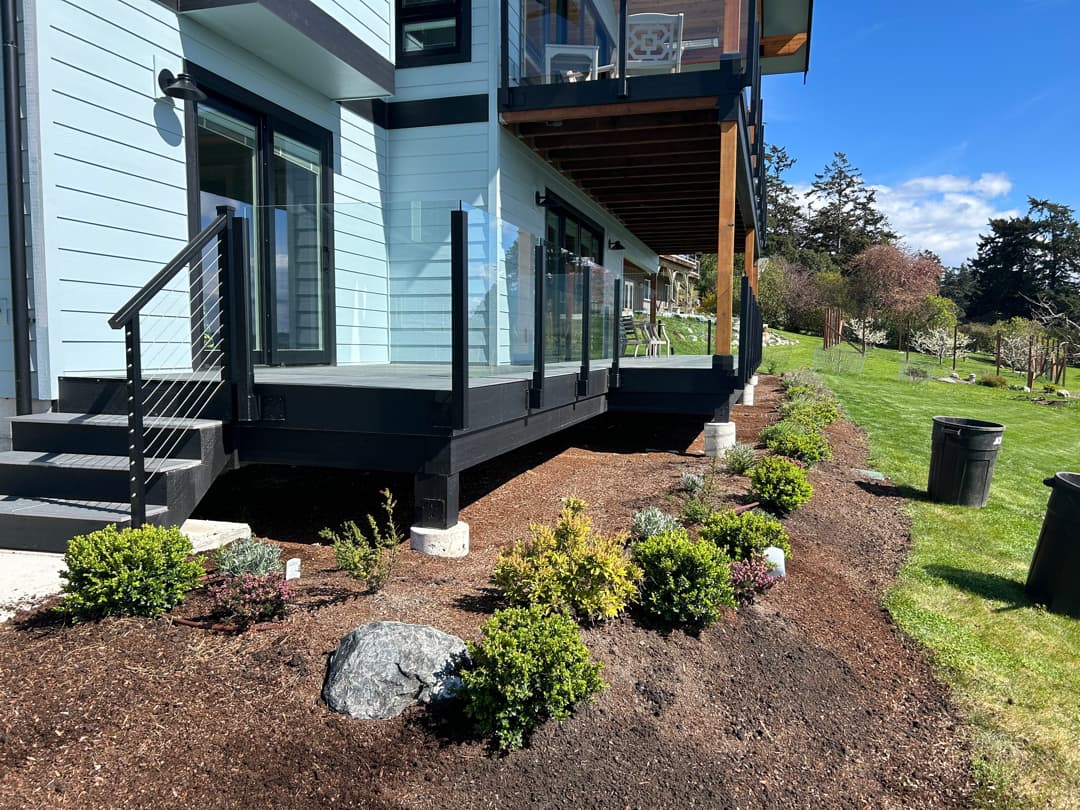 Bluff-View Landscape & Planting gallery 5