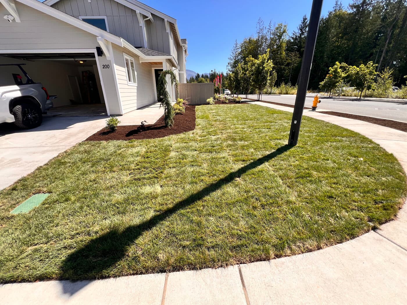 Commercial property landscaping, High Points East